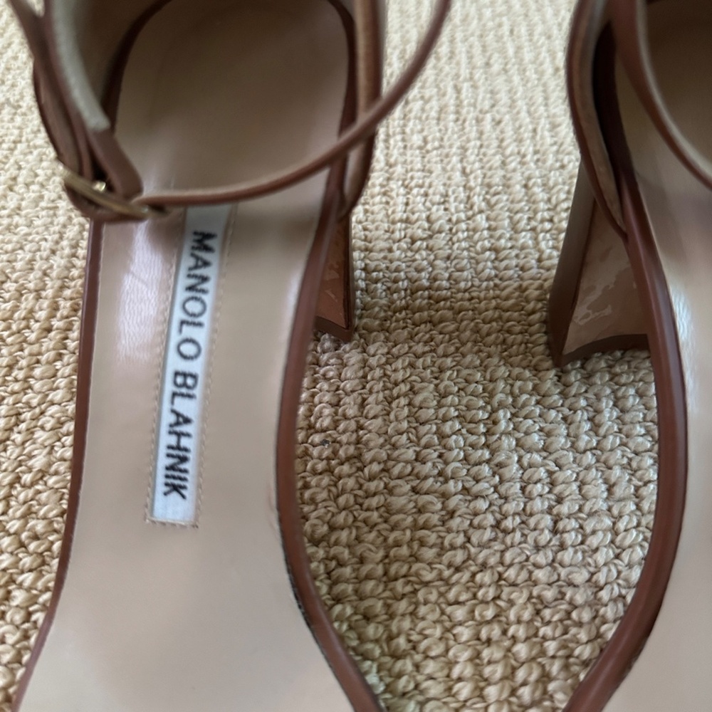 Manolo Blahnik Leather Pumps, Size 37 - Picture 7 of 7